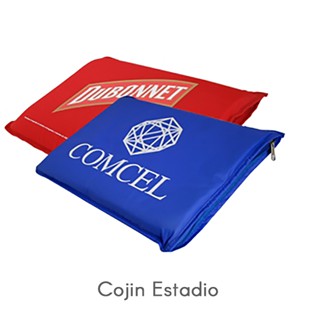 Cojin Estadio
Material impermeable en pvc, Interior con espuma, Medidas: 35 x 25 cms. Cierre en cremallera, Impresión screen.